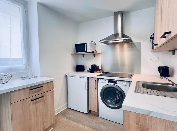 Апартаменты * Adelaide * Opera * *