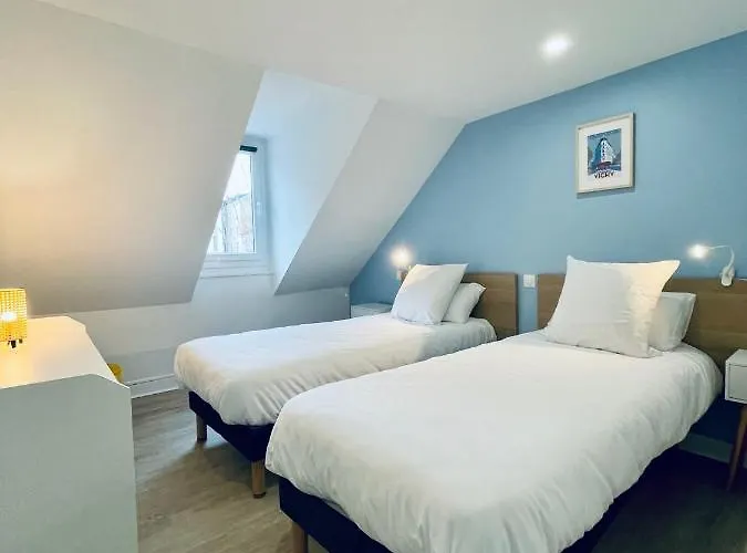 * Adelaide * Opera * * Vichy